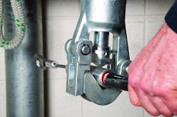 Ecmweb Com Sites Ecmweb com Files Uploads 2012 06 Gator Grips Crimp Ecmweb Com Sites Ecmweb com Files Uploads 2012 06 Gator Grips Crimp