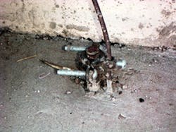 Ecmweb Com Sites Ecmweb com Files Uploads 2015 02 Grounding Mistakes Water Pipe Clamp Ecmweb Com Sites Ecmweb com Files Uploads 2015 02 Grounding Mistakes Water Pipe Clamp