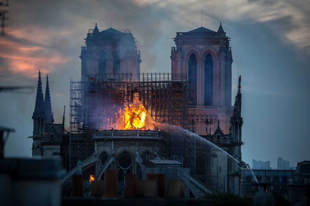 Notre-Dame_Fire_GettyImages-1137448873_Veronique de Viguerie.jpg
