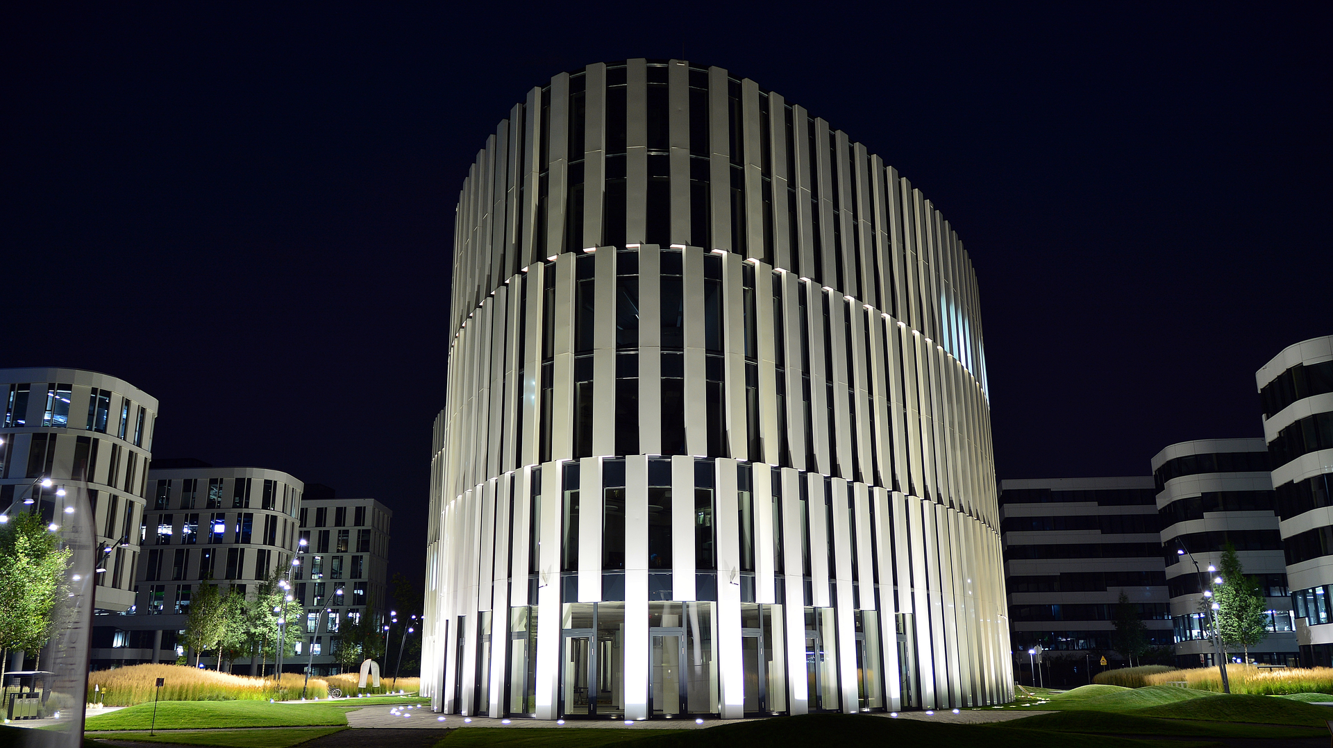 Architectural Building Grand Warszawski Dreamstime Xxl 157173933 5f2192412f77a