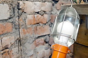 Id 161444882 © Irina Glushenkova Dreamstime comworklamp2