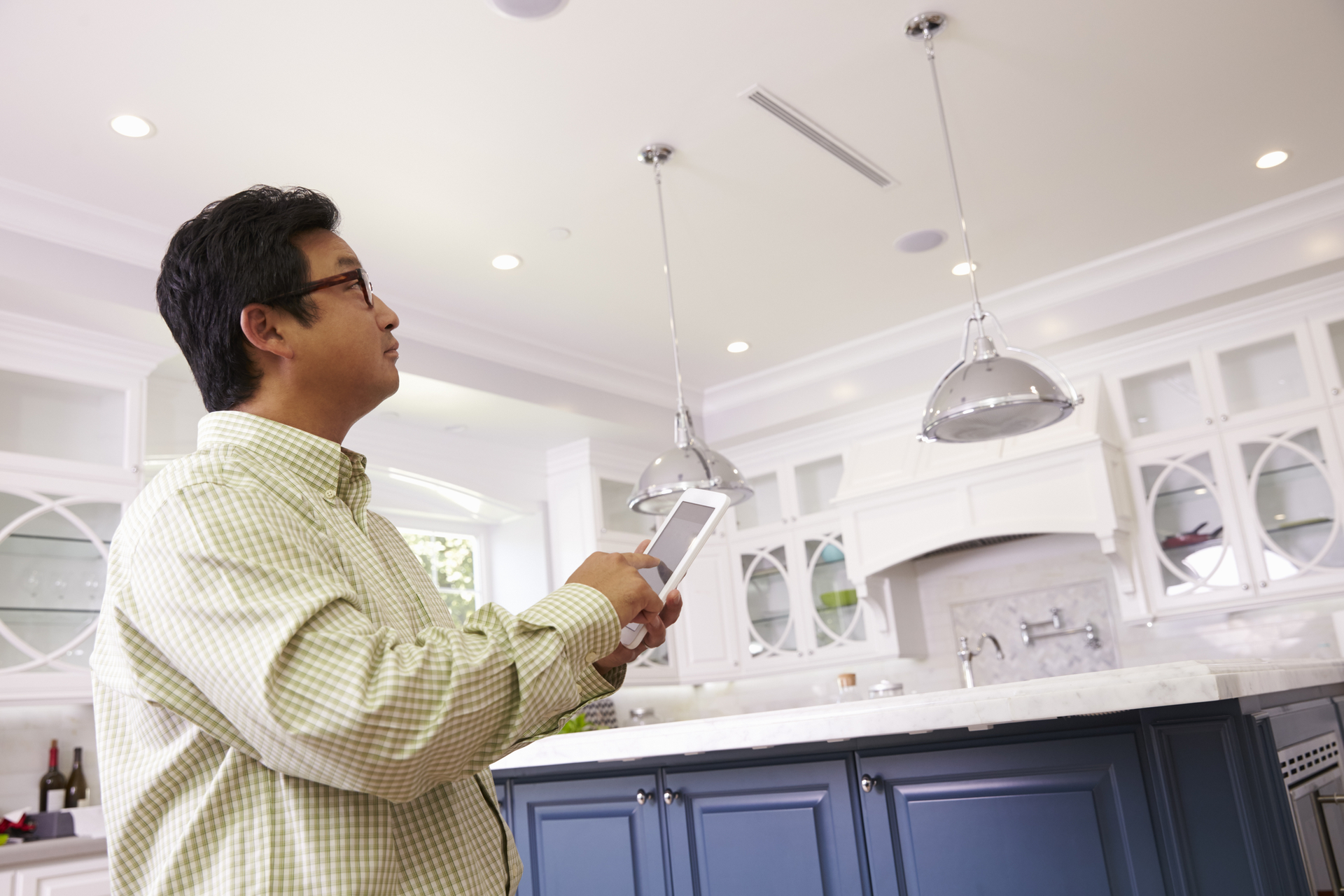 Id 76287768 Monkey Business Images Dreamstime comwirelesslighting 61afac7079c9f