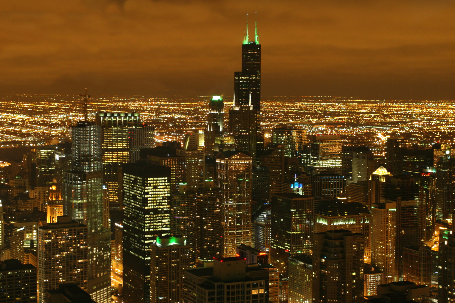 Chicago%27s+Skyline+Illuminates+with+New+LED+Lighting+System