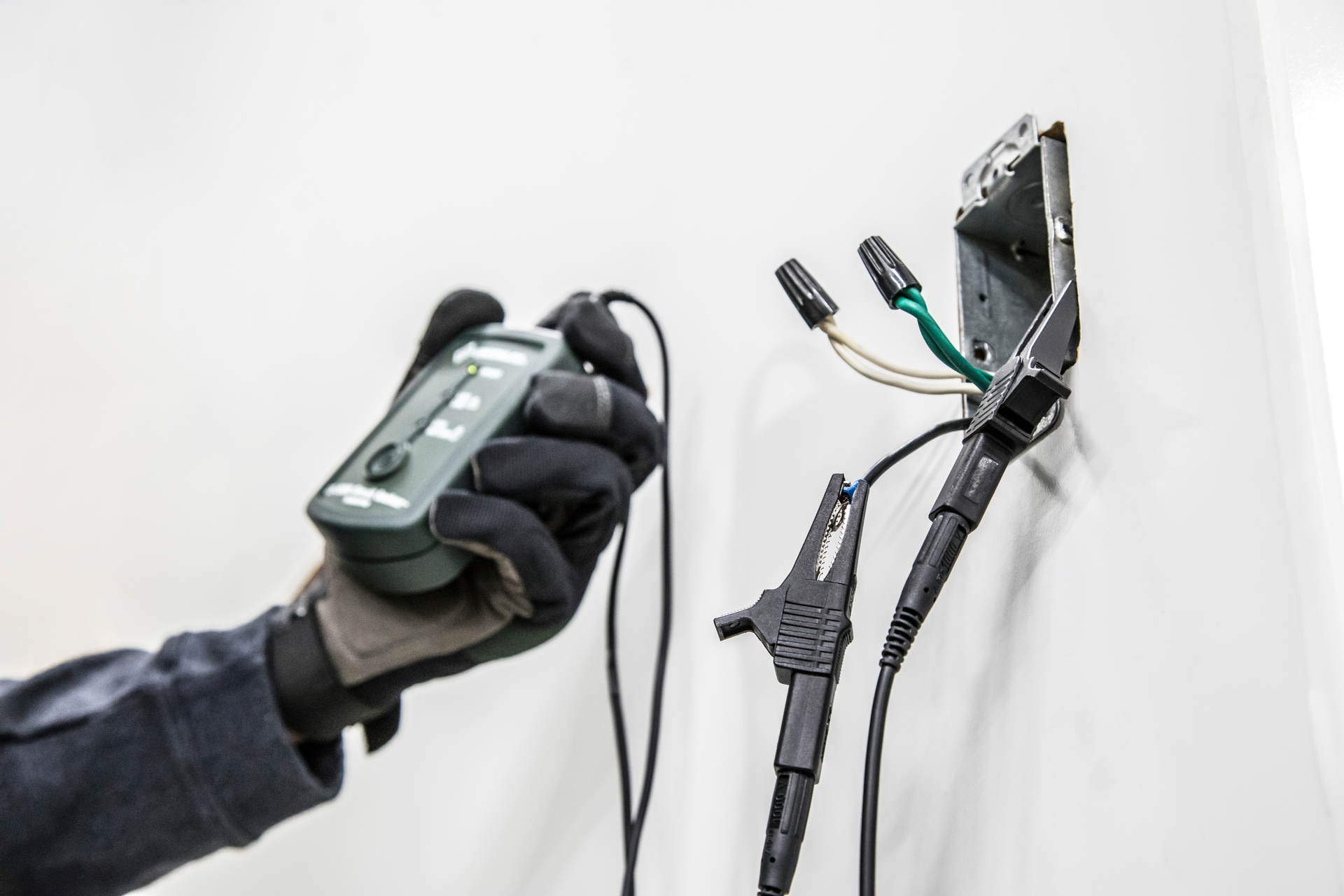 If an outlet is not available, use alligator clips on your test leads to connect to the conductors.