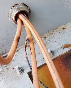 Photo 2. An example of damaged insulation Photo 2. An example of damaged insulation