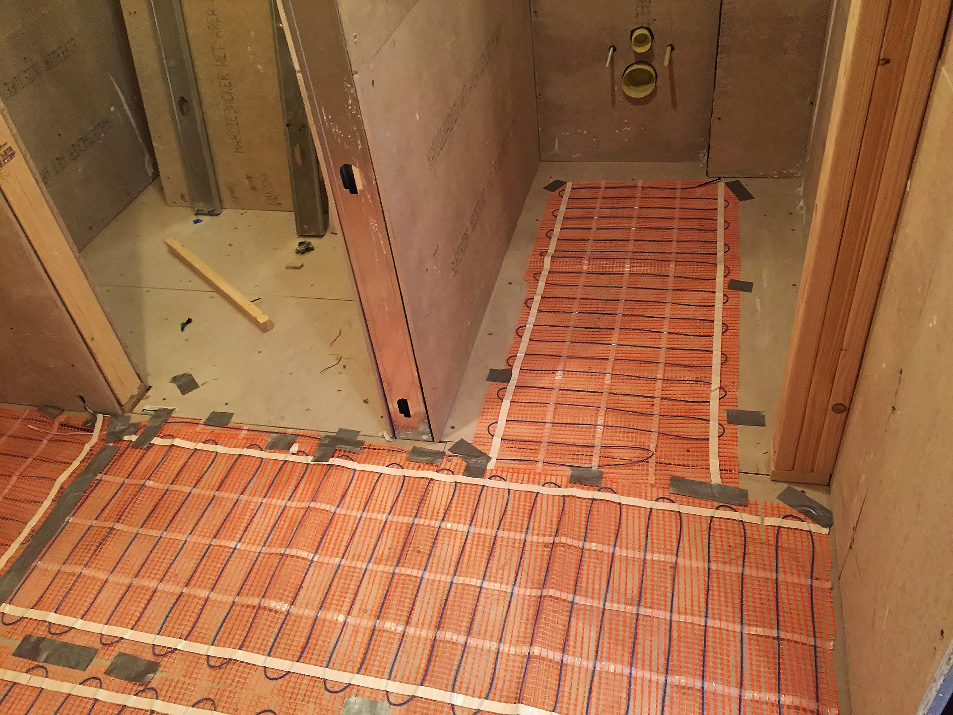 electric space-heating cable installation