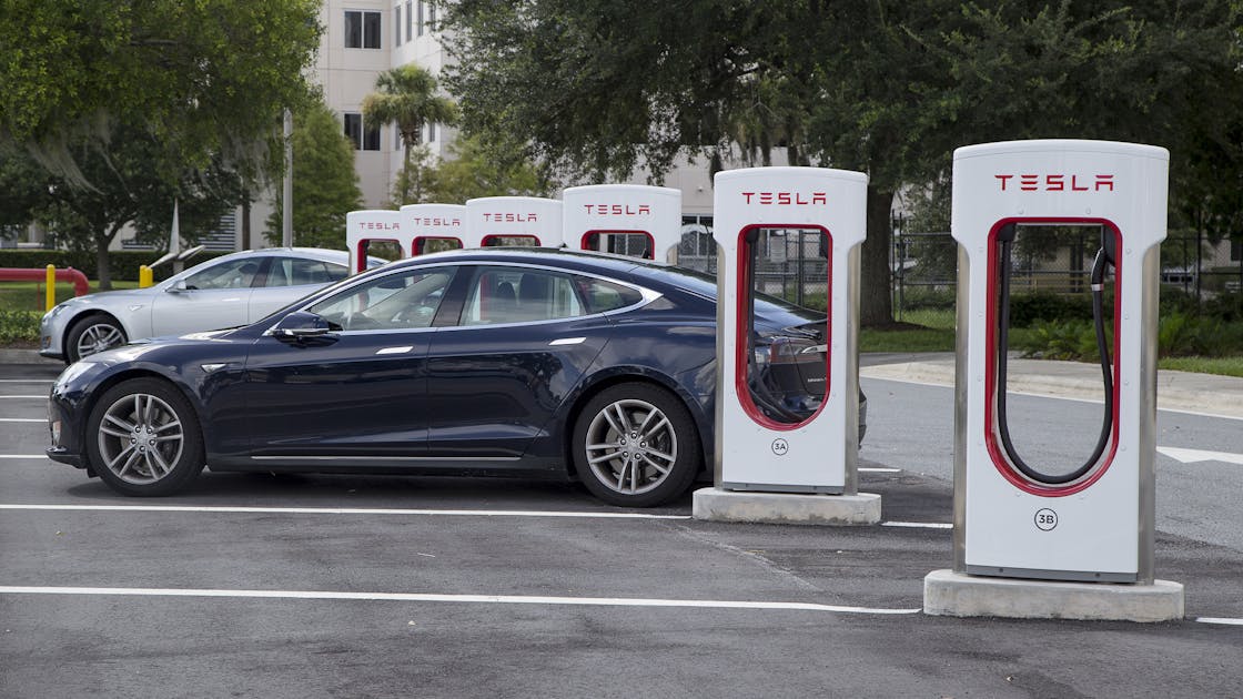 How the Shift to Tesla's NACS Connector Affects EV Charger