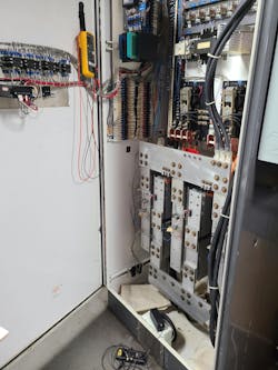 Exposed conductors require appropriate electrical PPE unless they arein an electrically safe work condition. Exposed conductors require appropriate electrical PPE unless they arein an electrically safe work condition.