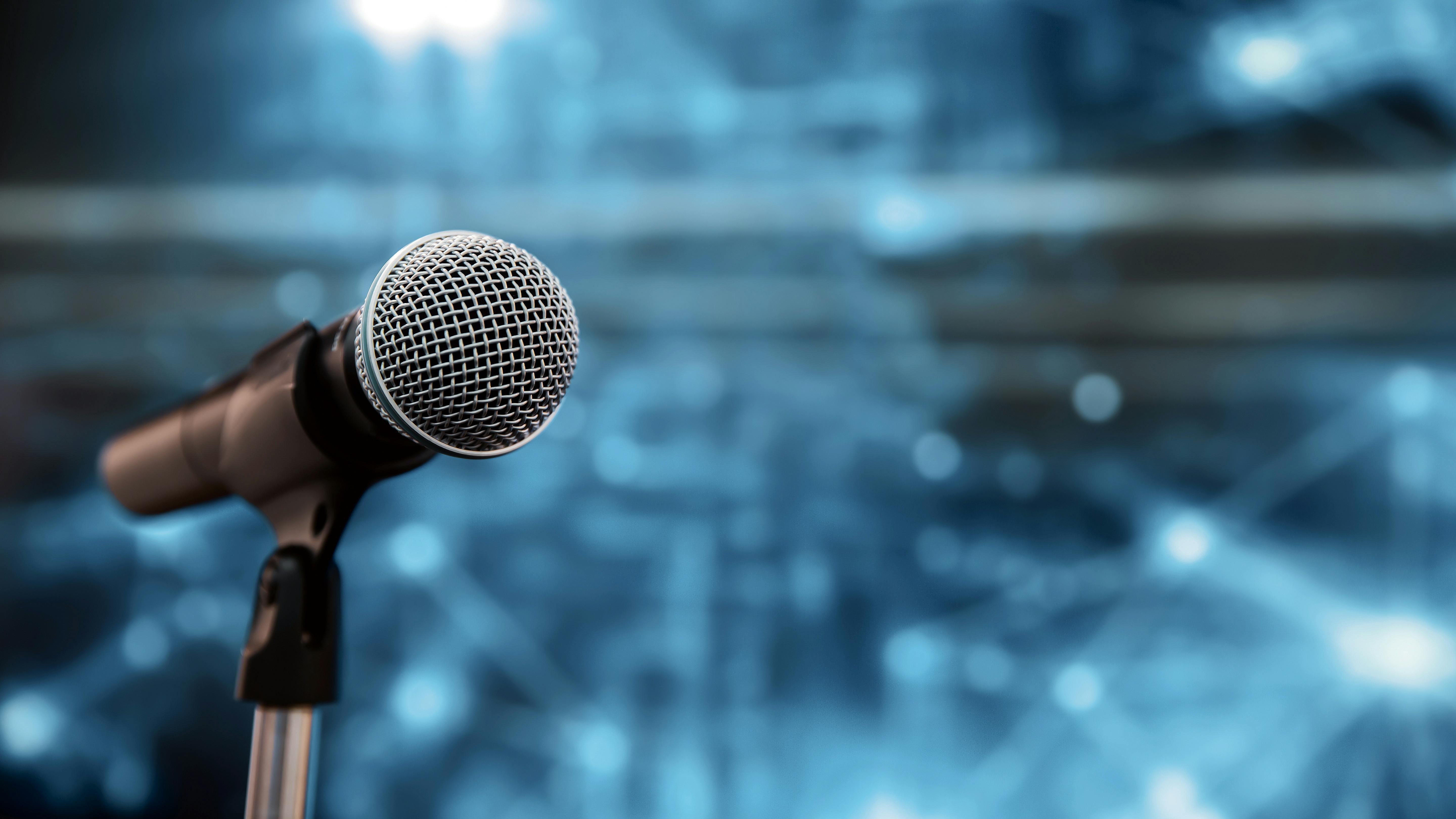 dreamstime_xxl_204054144