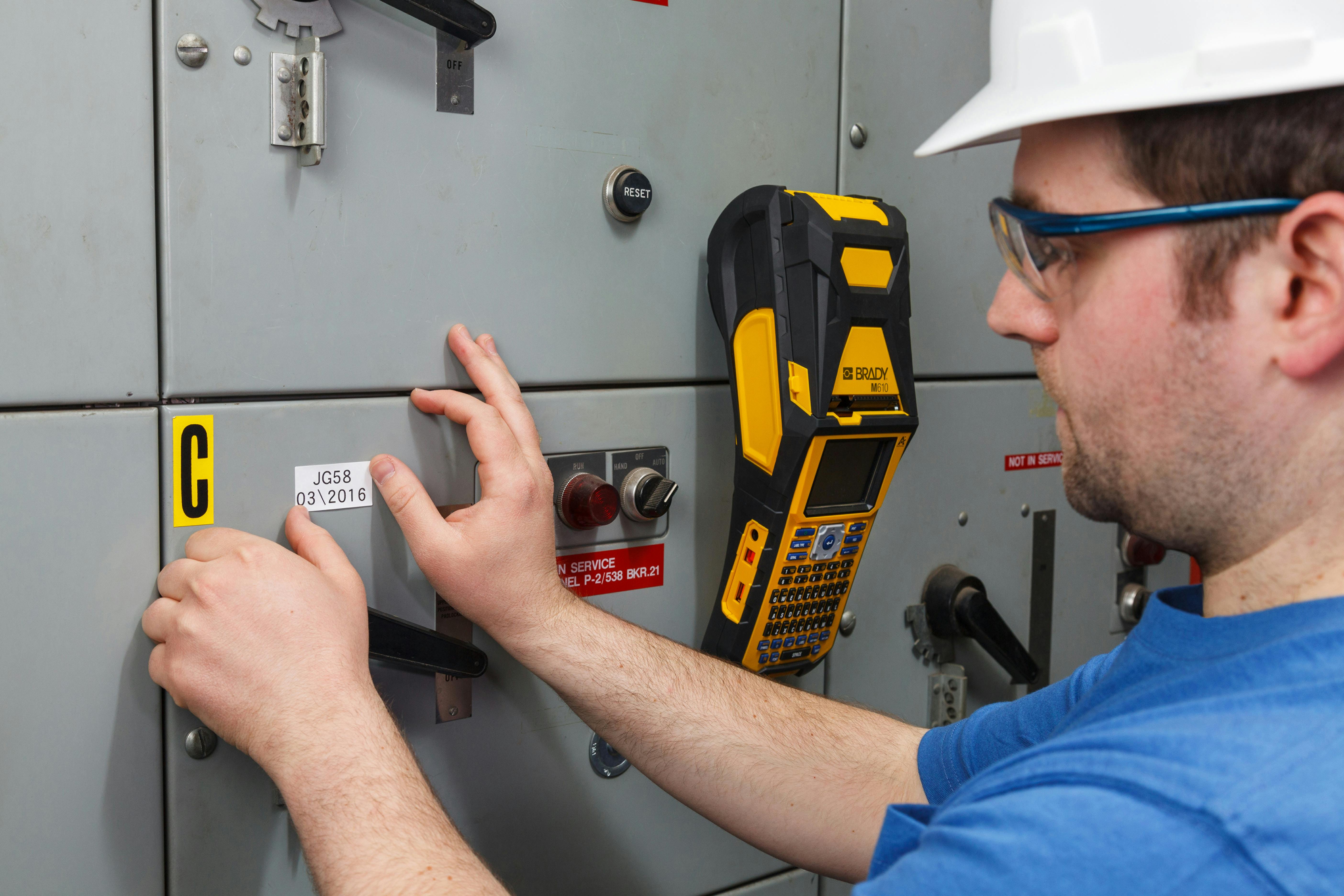 68cc59a6f6134b26a54b28e4 M610magnet1 App07