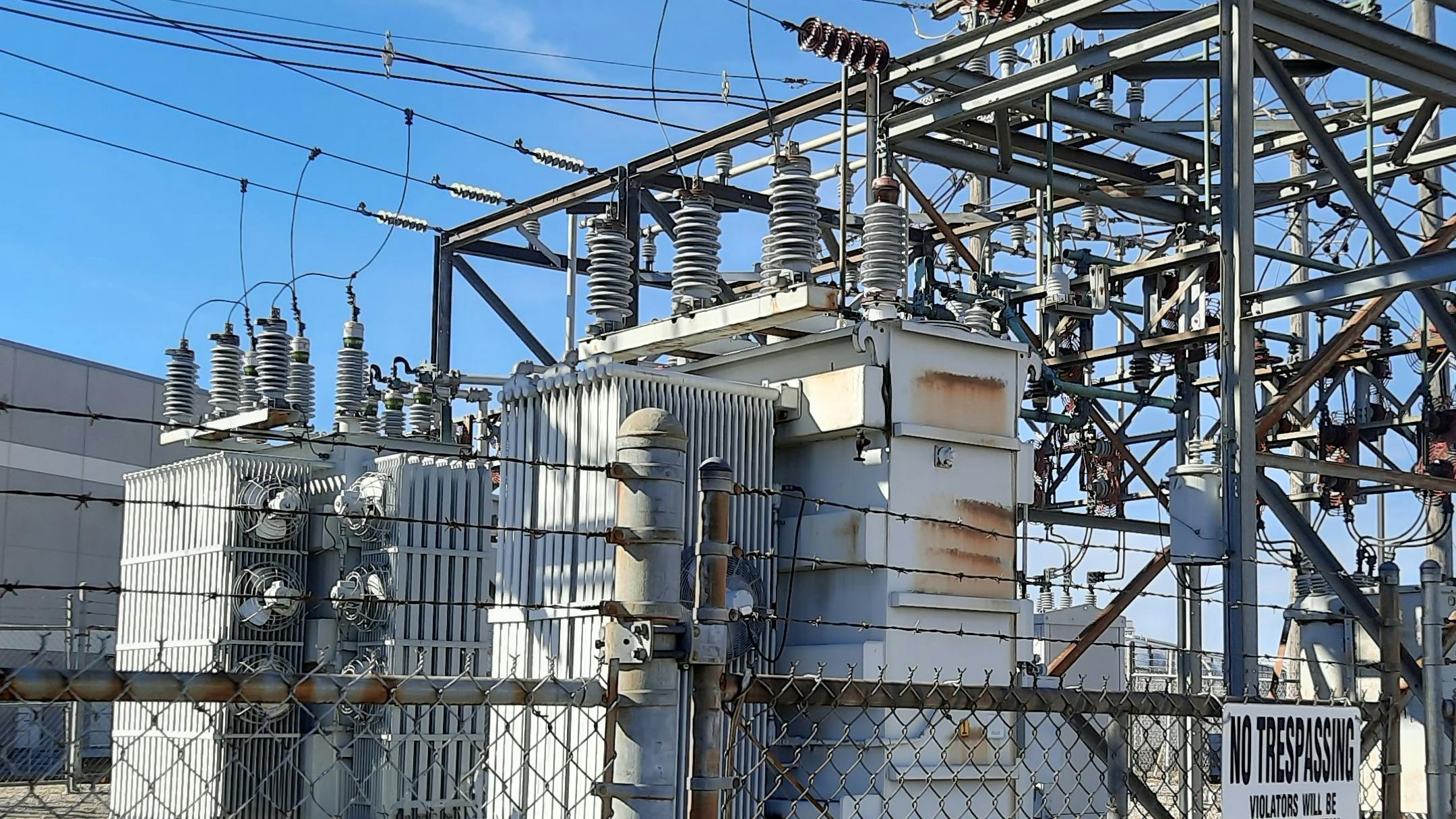 figure_1_oil_filled_transformers