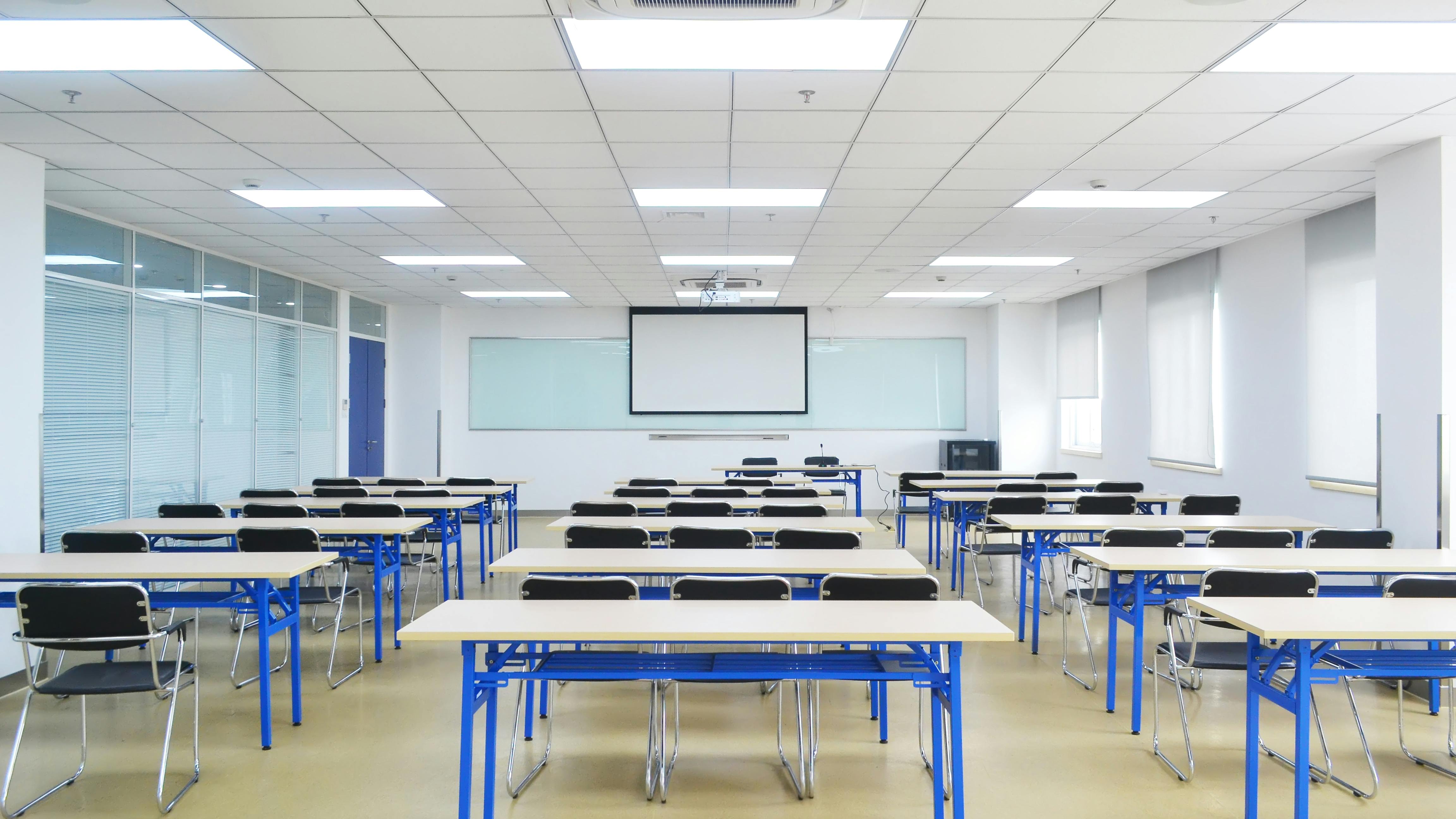 dreamstime_xxl_76317870