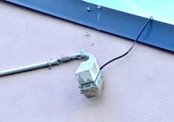 Upside-down receptacle Upside-down receptacle